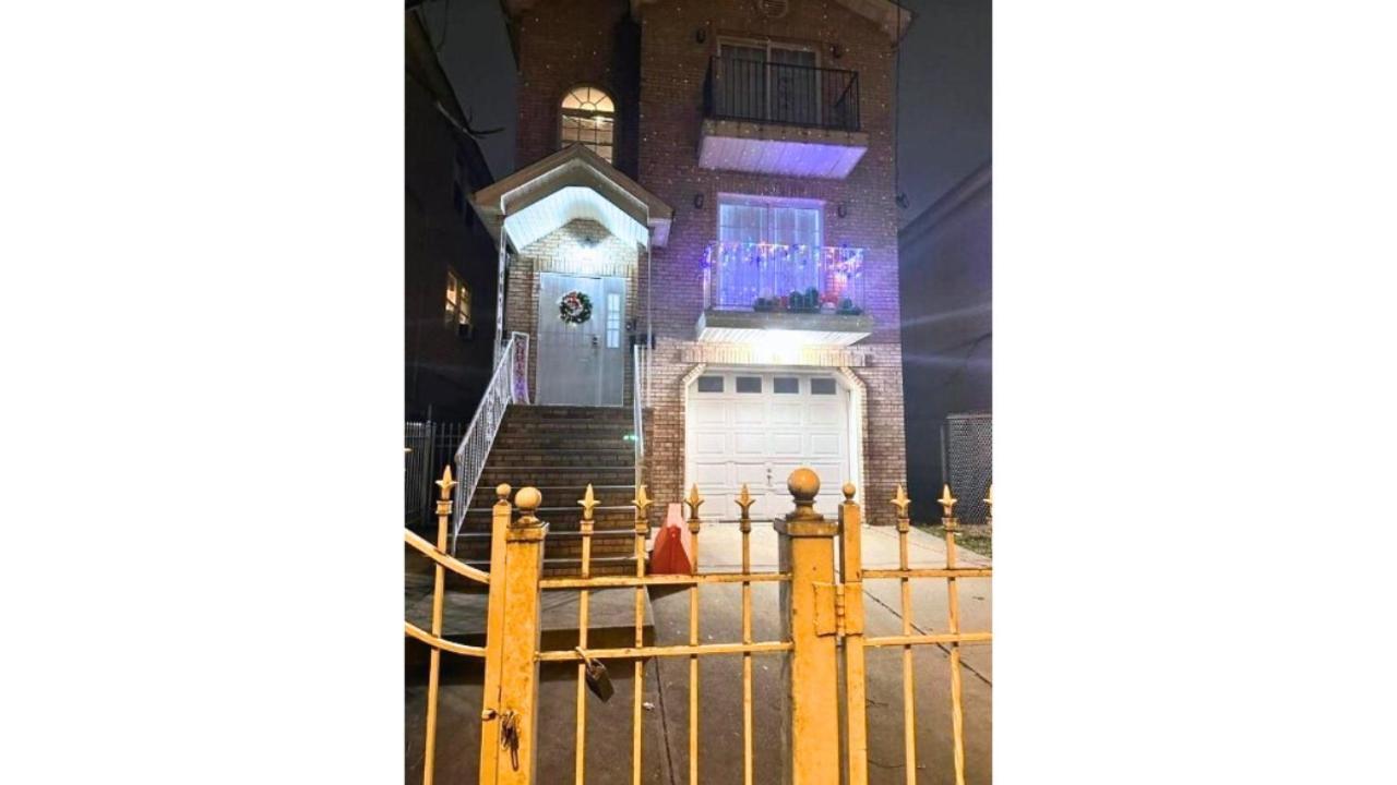 Divine Guest House Room D. 6Mins Near Ewr Newark Airport, 4Mins To Penn Station / Prudential מראה חיצוני תמונה