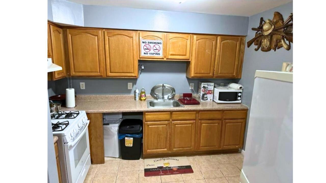 Divine Guest House Room D. 6Mins Near Ewr Newark Airport, 4Mins To Penn Station / Prudential מראה חיצוני תמונה