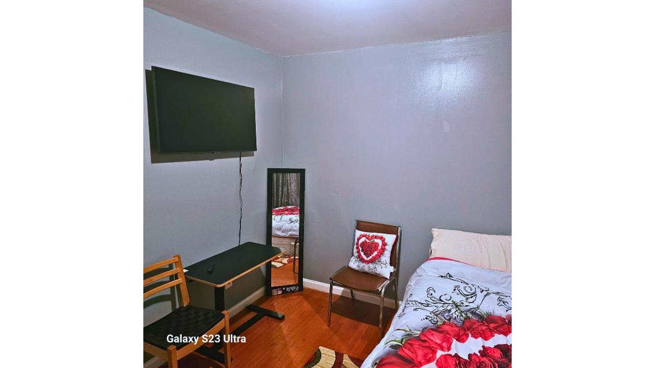 Divine Guest House Room D. 6Mins Near Ewr Newark Airport, 4Mins To Penn Station / Prudential מראה חיצוני תמונה