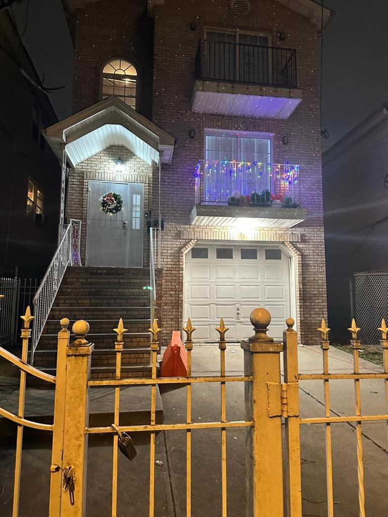Divine Guest House Room D. 6Mins Near Ewr Newark Airport, 4Mins To Penn Station / Prudential מראה חיצוני תמונה